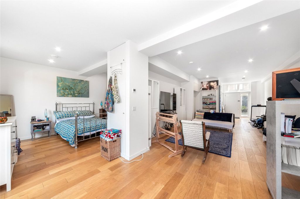 Property photo 2 of 21 Picture No. 05