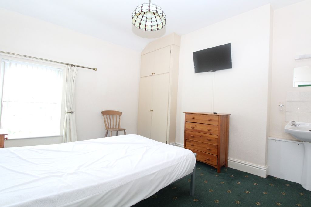 Property photo 2 of 8 1114552