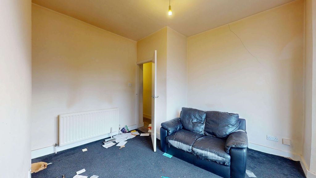 Property photo 3 of 21 Flats A And B, 229 Milkwood Road, Herne Hill, London, Se24 0Je