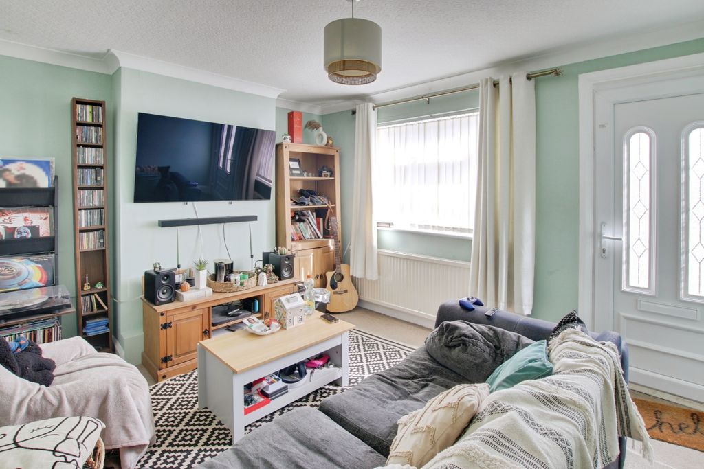 Property photo 3 of 8