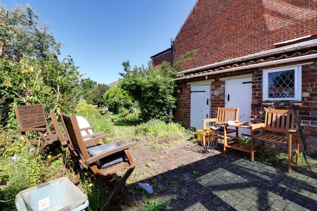 Property photo 3 of 21
