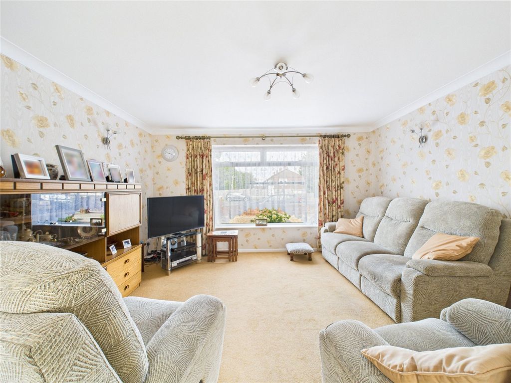 Property photo 3 of 27 Picture No. 32