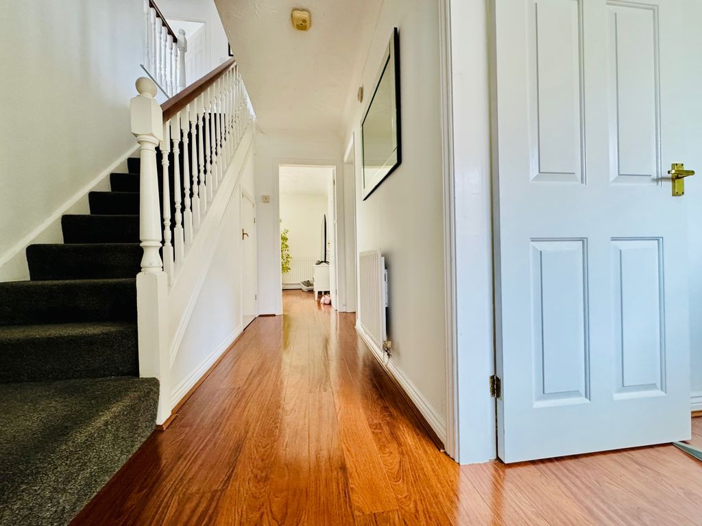 Property photo 2 of 33