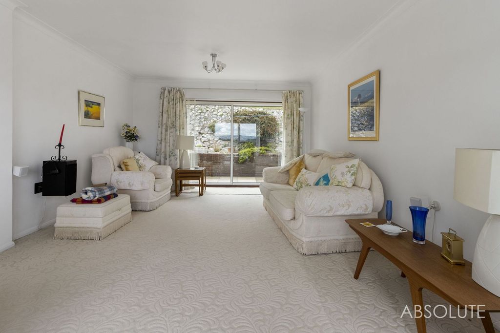 Property photo 2 of 26