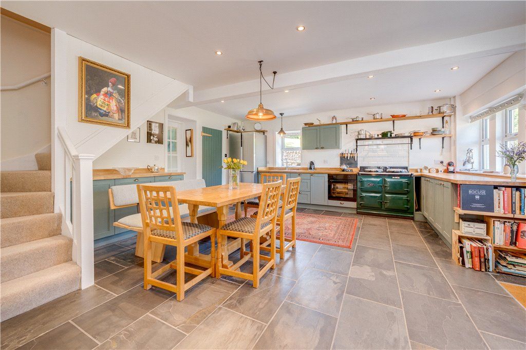 Property photo 2 of 27 Dining Kitchen