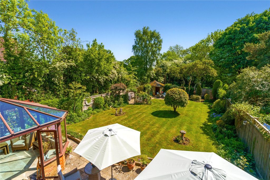 Property photo 3 of 16 Garden