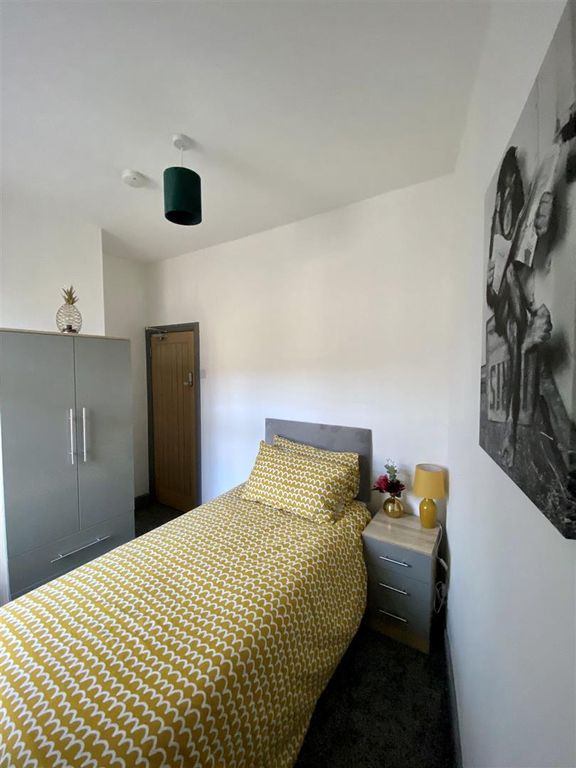 Property photo 1 of 8 Bedroom 5