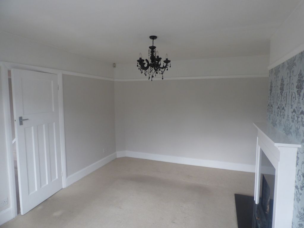Property photo 2 of 10 Living Room