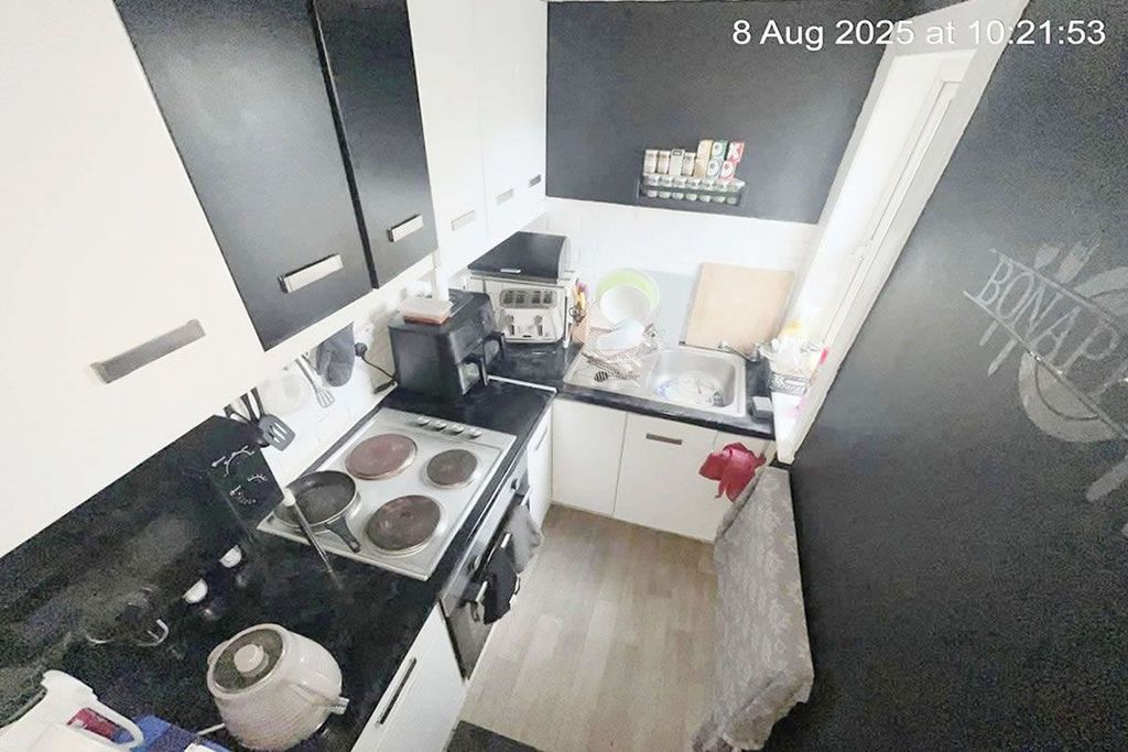 Property photo 3 of 9