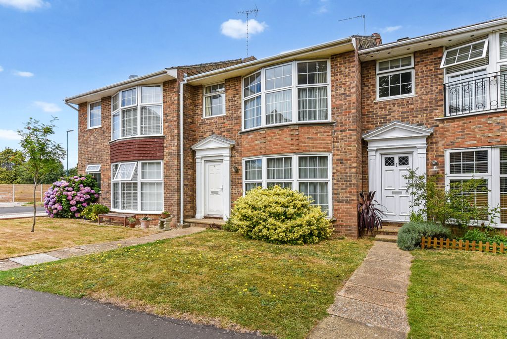 Property photo 1 of 32