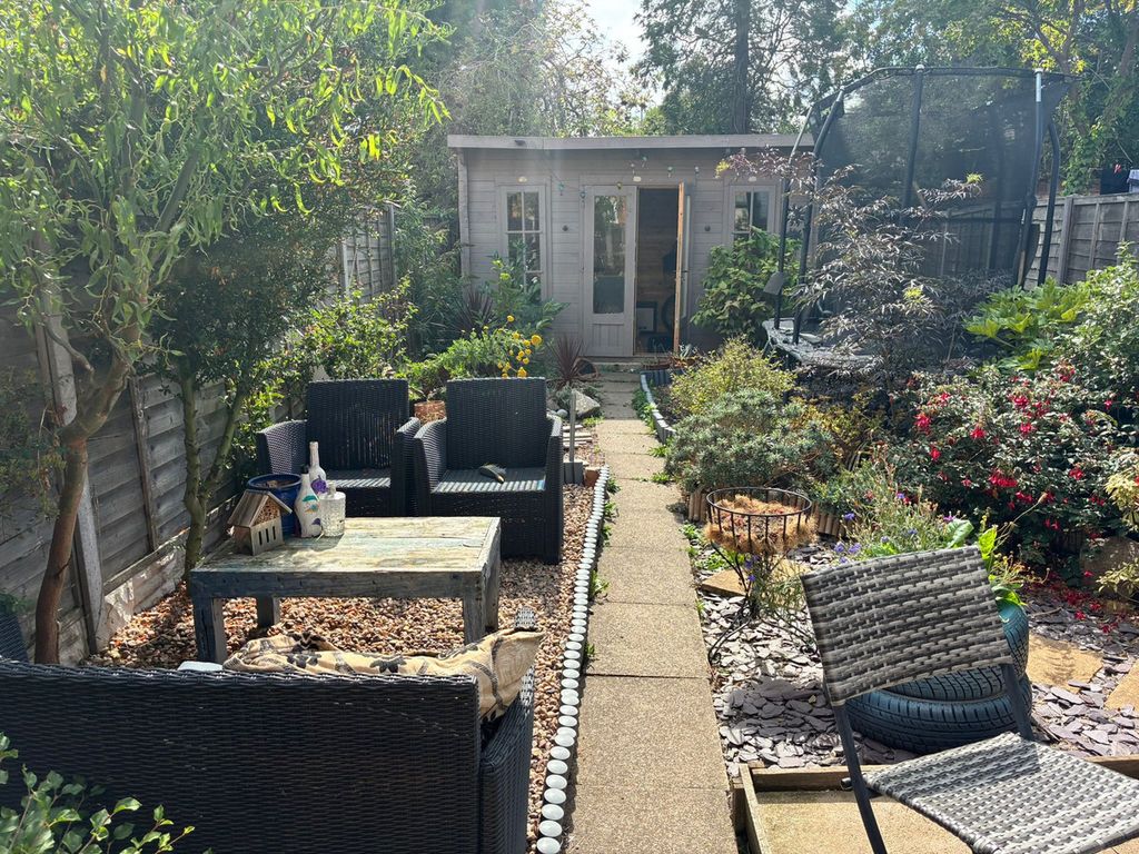 Property photo 2 of 16