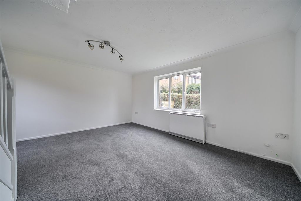 Property photo 3 of 11 1374633-2-6903470Fa4648.Jpg