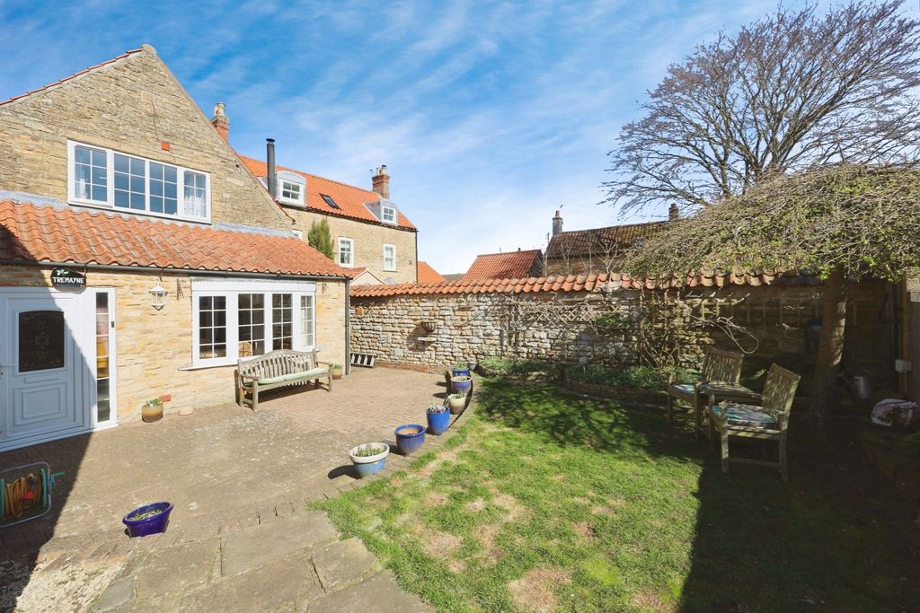Property photo 2 of 28 4164872