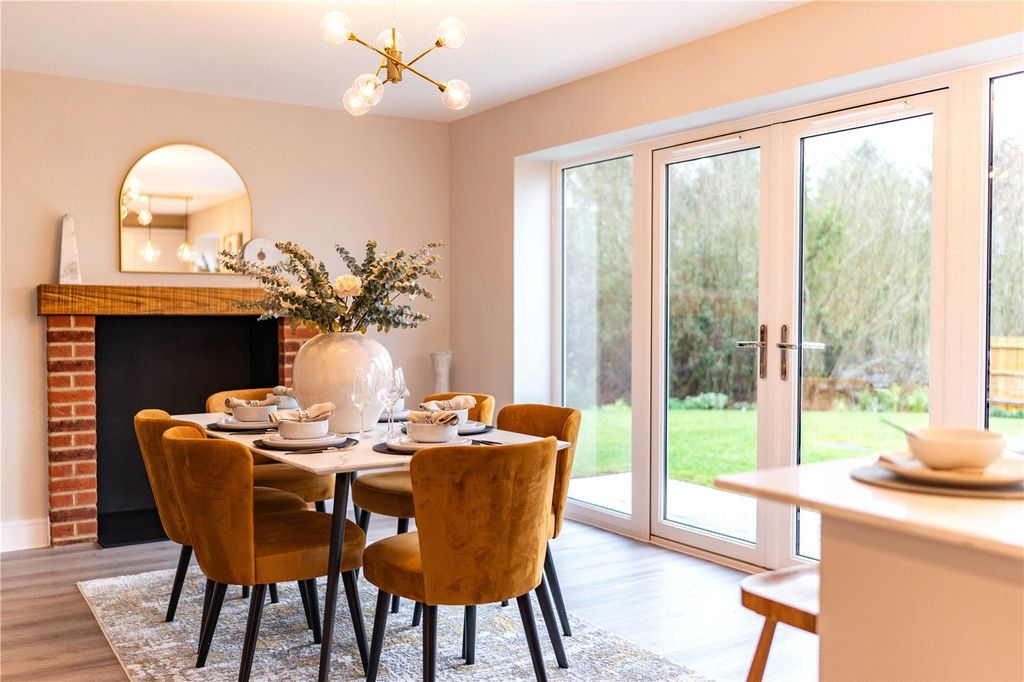 Property photo 2 of 13 Down Dining