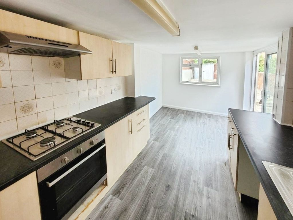 Property photo 2 of 12 Pbox-Img.Jpg