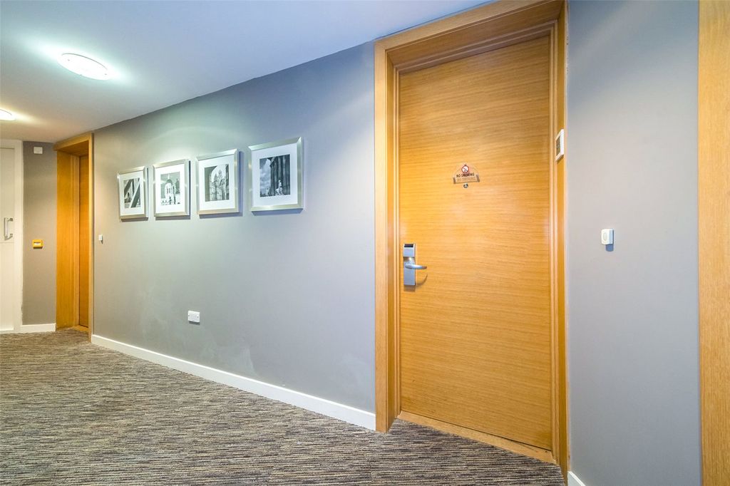Property photo 2 of 11 Picture No. 19