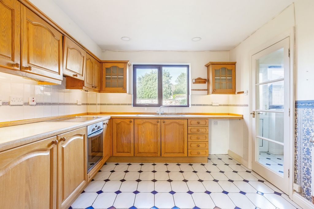 Property photo 3 of 16 Kitchen