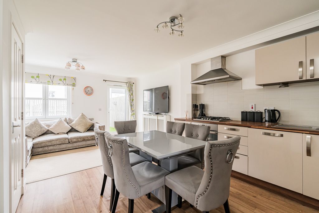 Property photo 2 of 14 Property Image 3