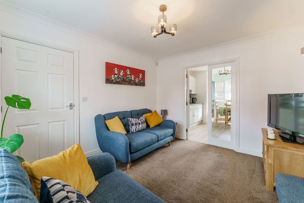 Property photo 3 of 23