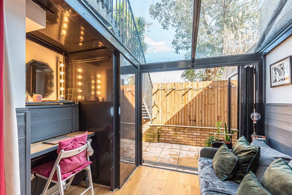 Property photo 3 of 6 Picture No. 08