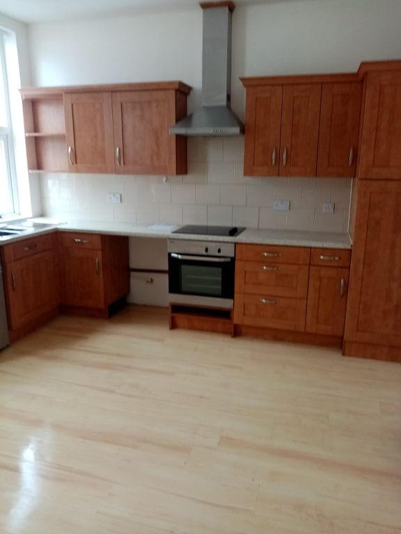 Property photo 2 of 9 Kitchen