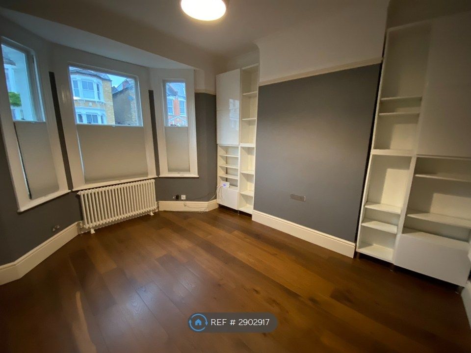 Property photo 1 of 8 Living Room
