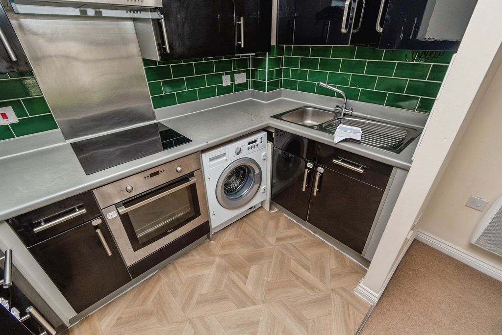 Property photo 2 of 13