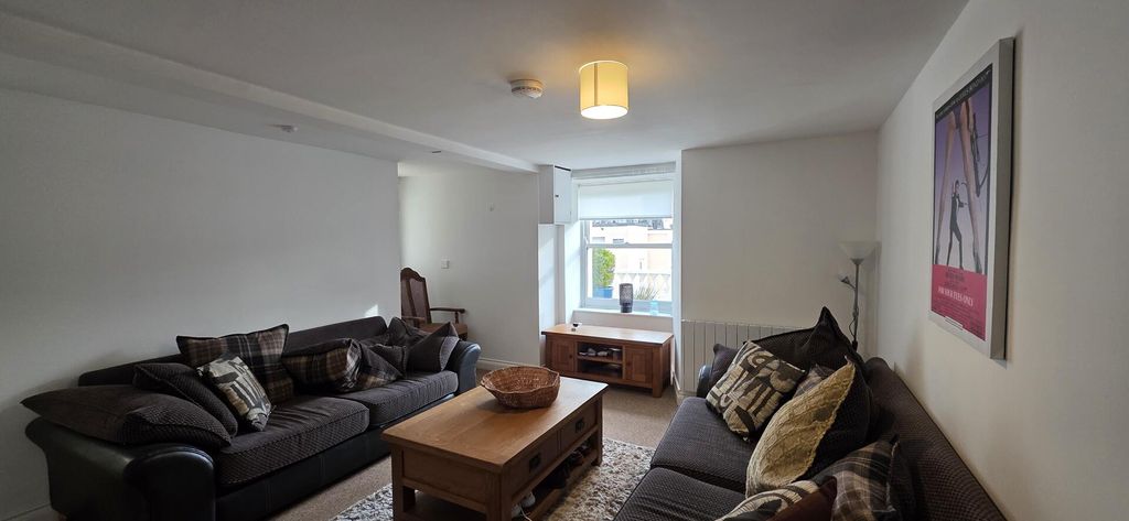 Property photo 1 of 6 Living Room