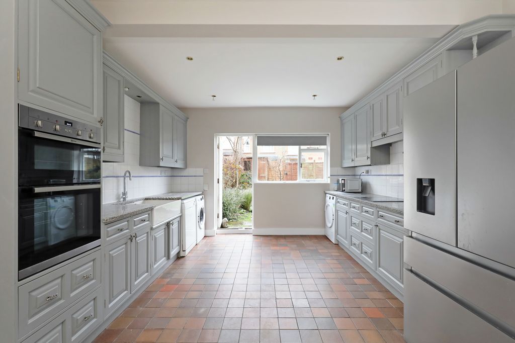 Property photo 2 of 13