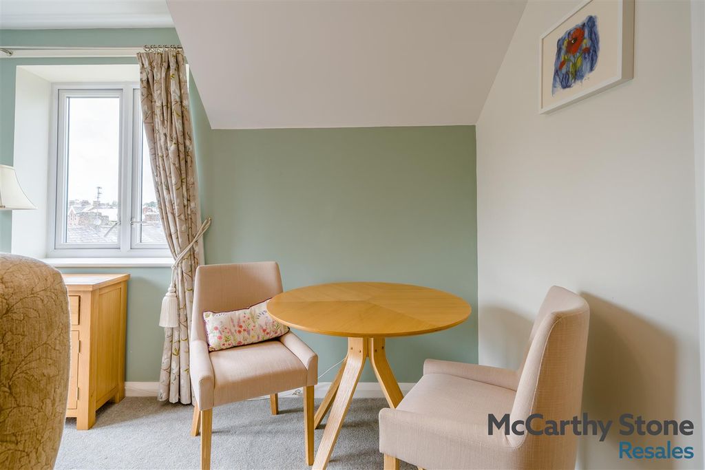 2 bed flat for saleFriargate, Penrith CA11 photo 5