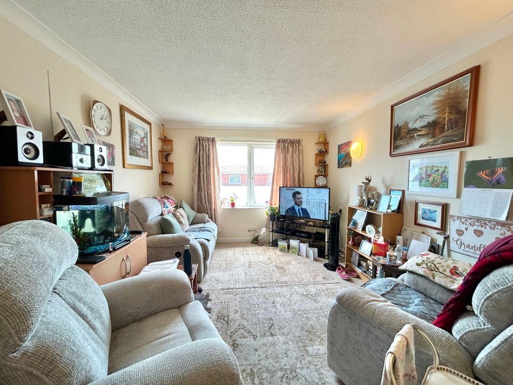 Property photo 3 of 6