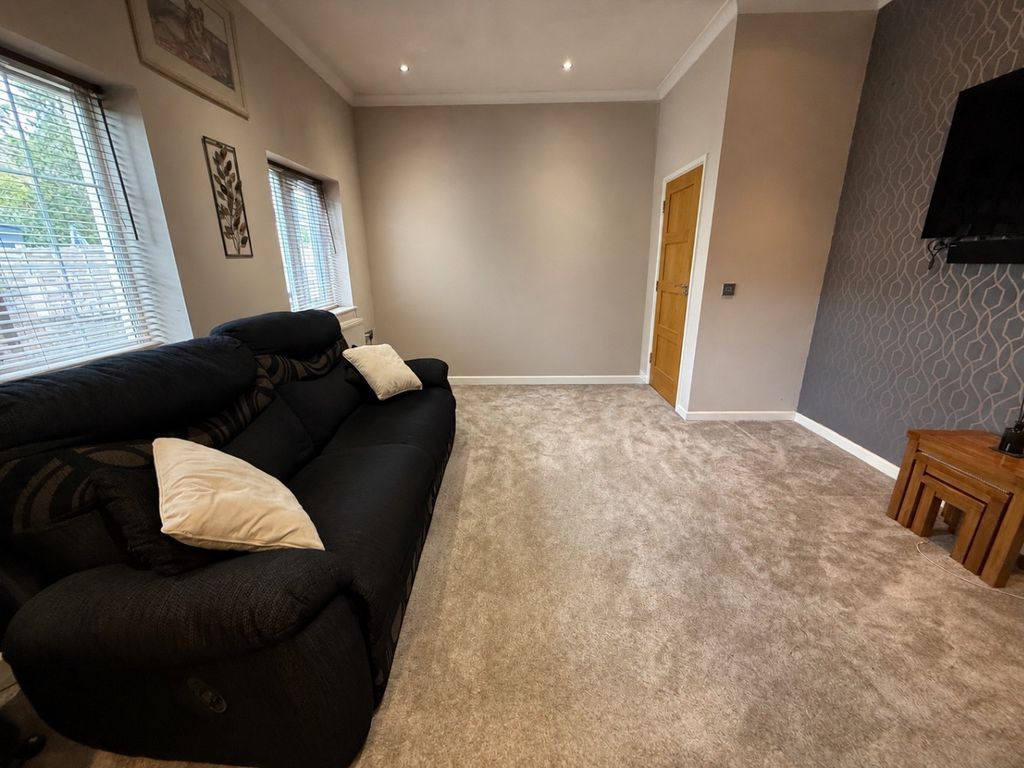 Property photo 2 of 9 5178792