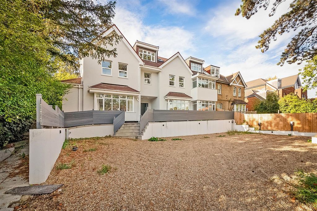 Property photo 1 of 12 Front
