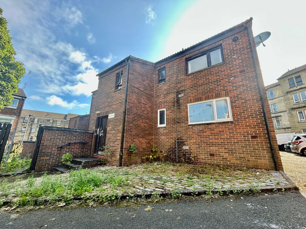 Property photo 1 of 4