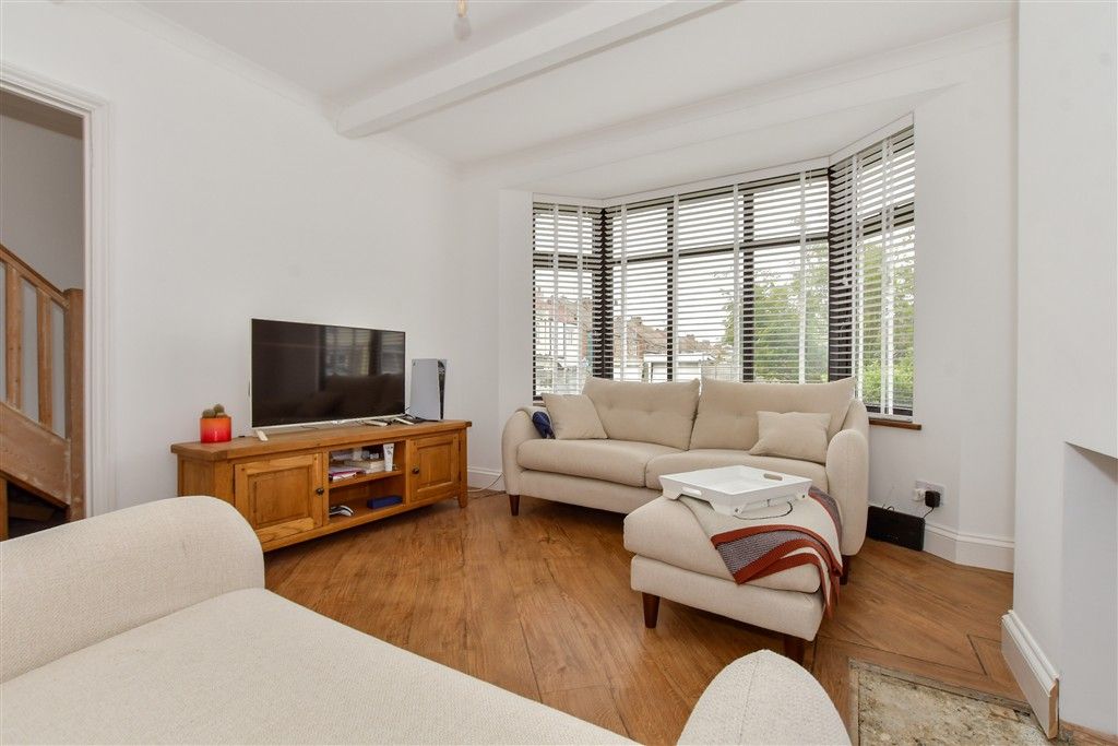 Property photo 2 of 10 Lounge