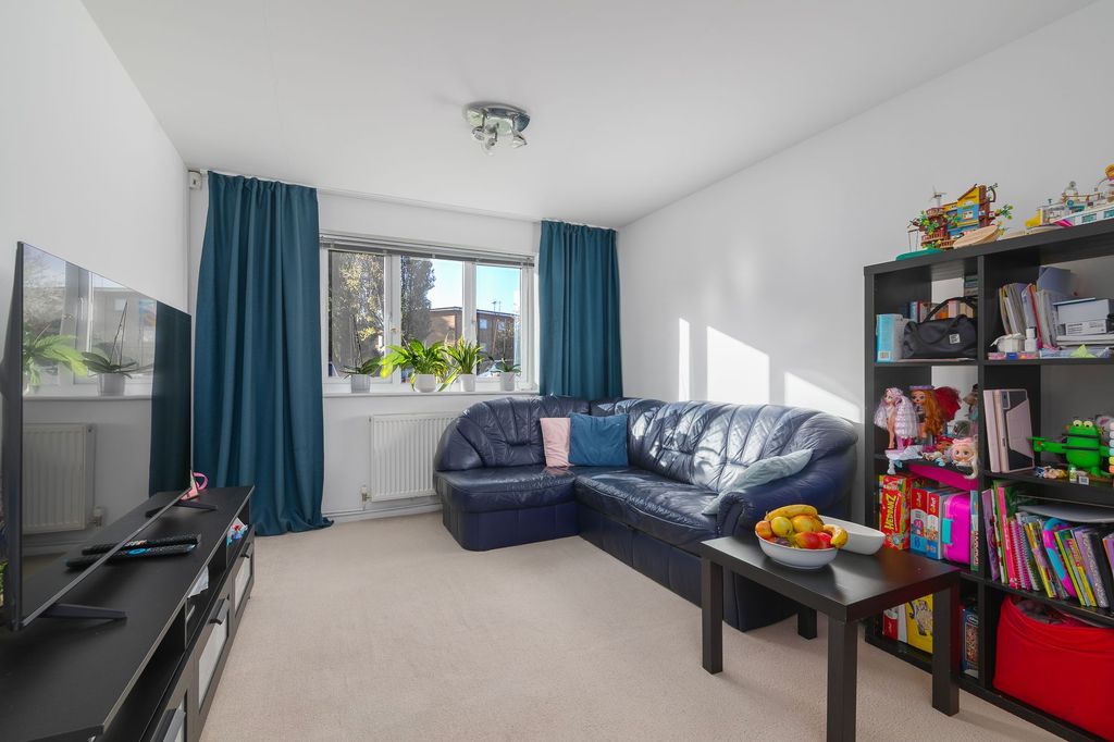 Property photo 1 of 12