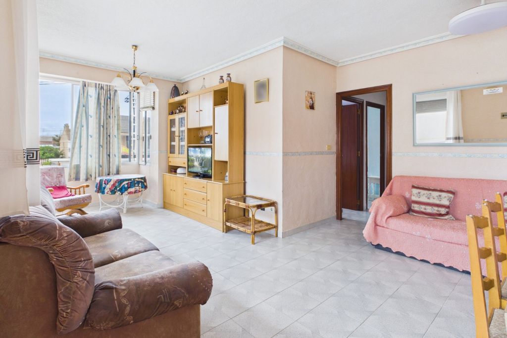 Property photo 2 of 26