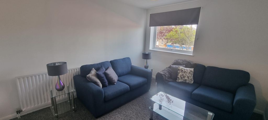 Property photo 3 of 10 Lounge