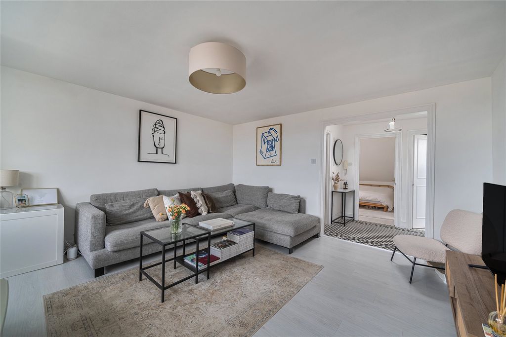 Property photo 3 of 12 Picture No. 18