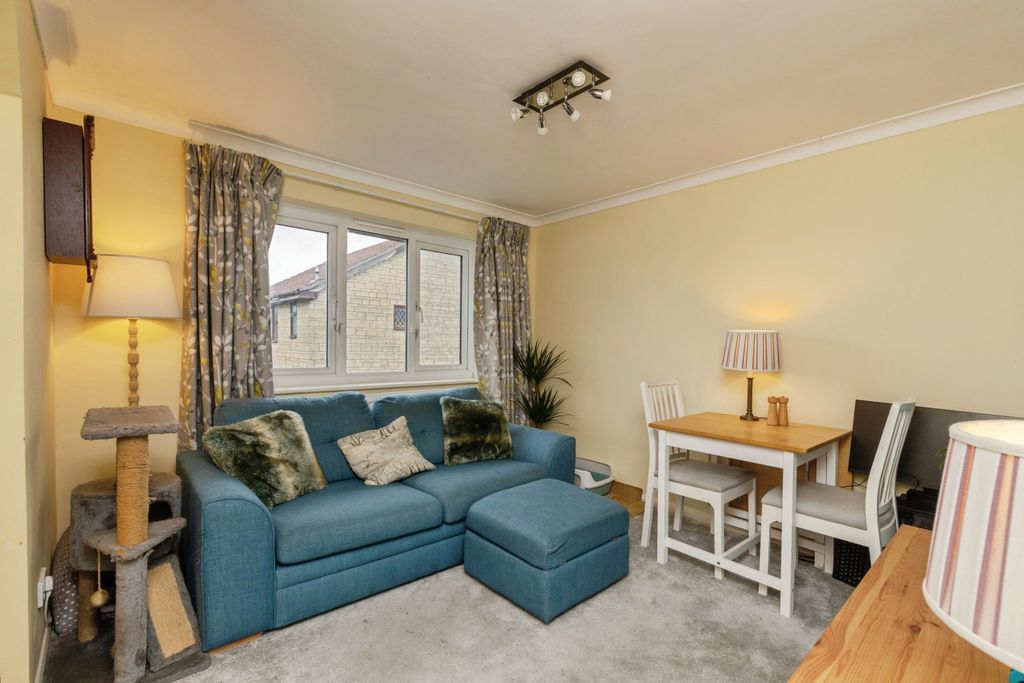 Property photo 3 of 20