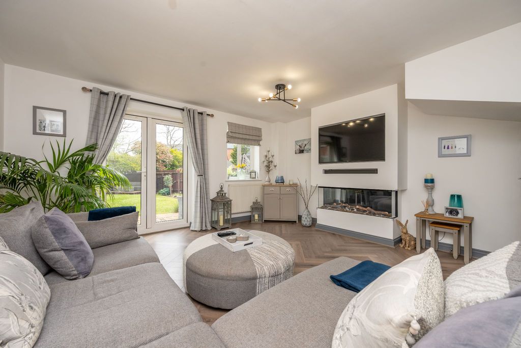 Property photo 3 of 21 Photograph 3