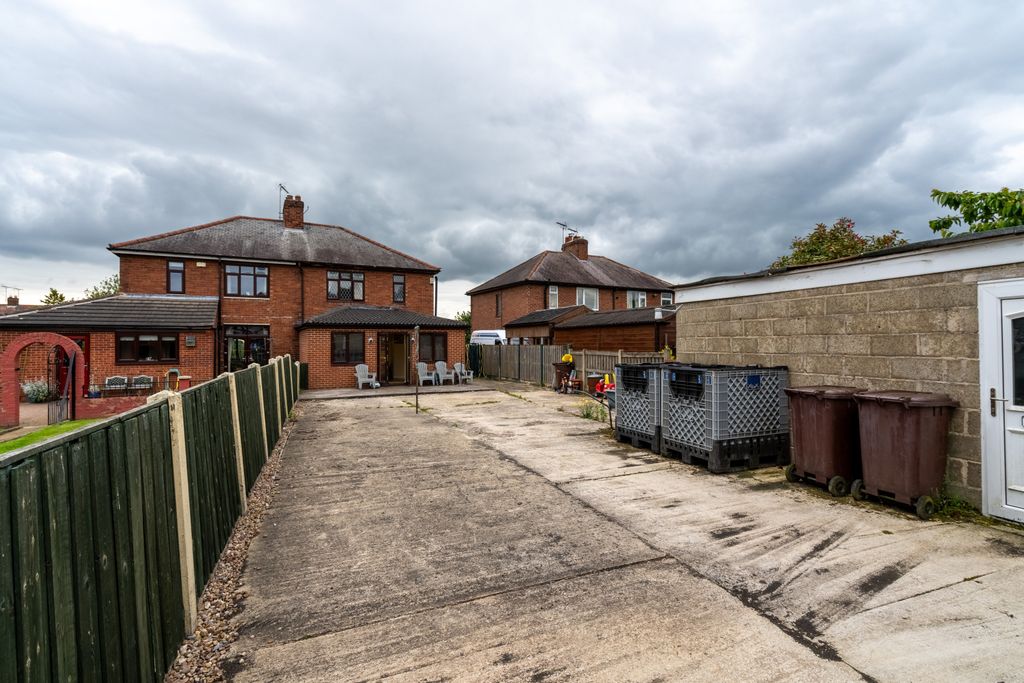 Property photo 3 of 21