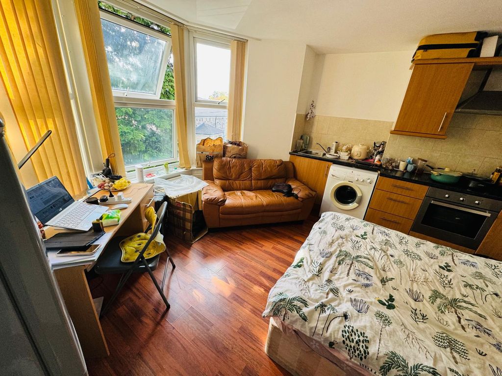 Property photo 3 of 3