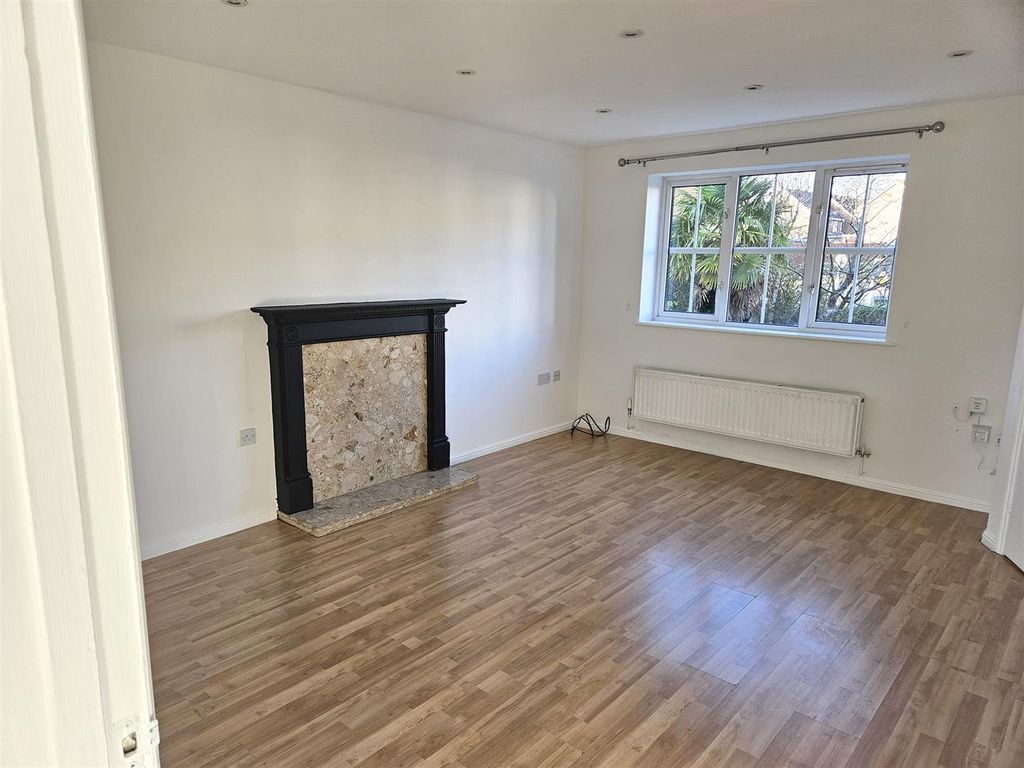 Property photo 2 of 11 20251120_103530.Jpg