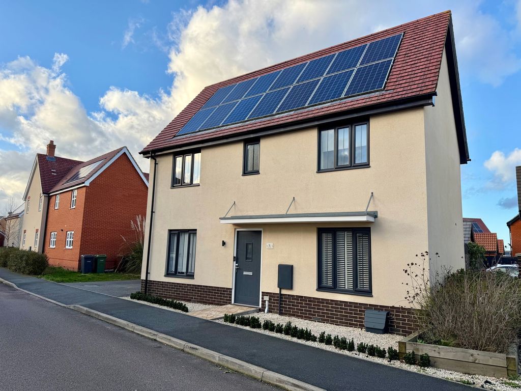 Property photo 1 of 19 1 Robin Grove