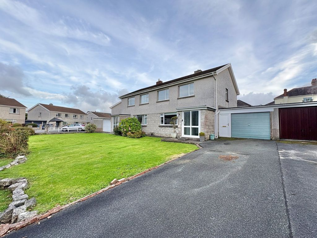 Property photo 2 of 25