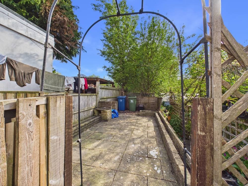 Property photo 2 of 12 Garden