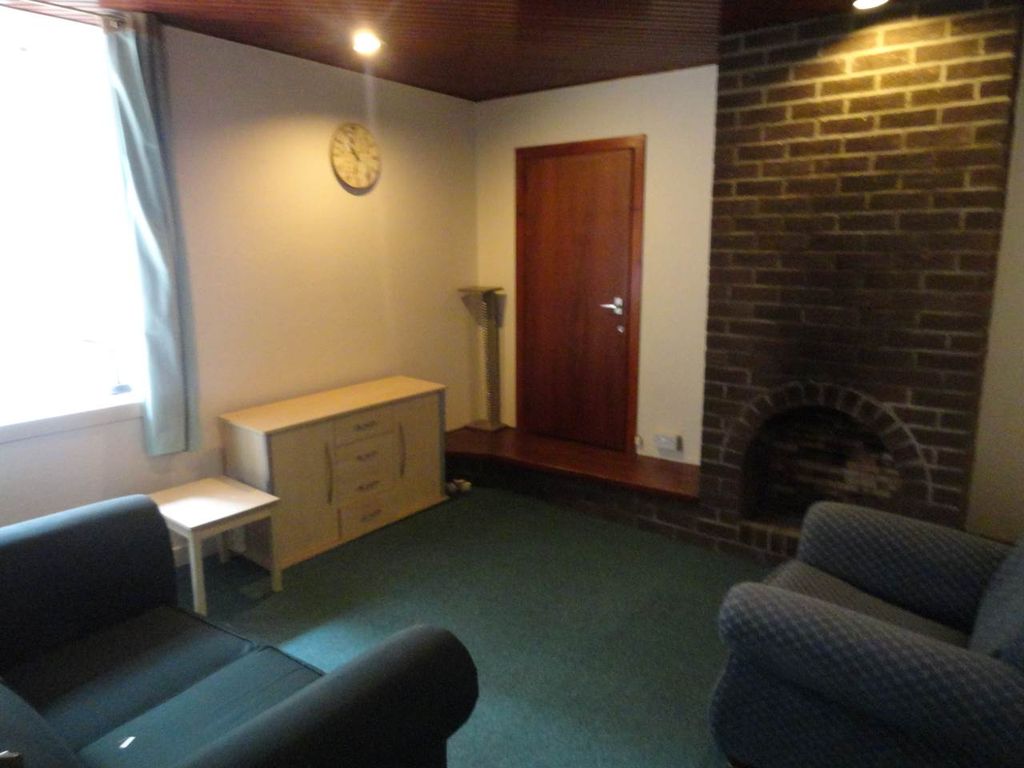 Property photo 2 of 5 Lounge