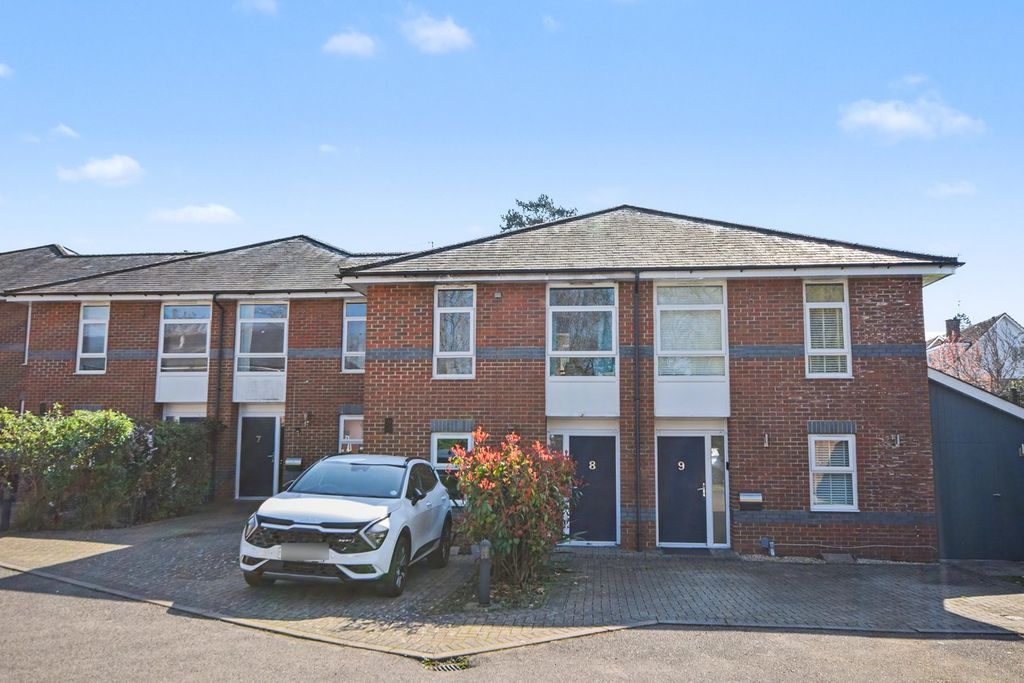 Property photo 1 of 9