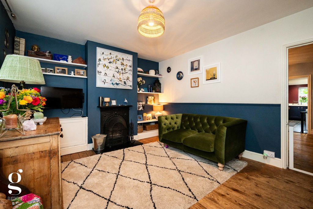 Property photo 3 of 27